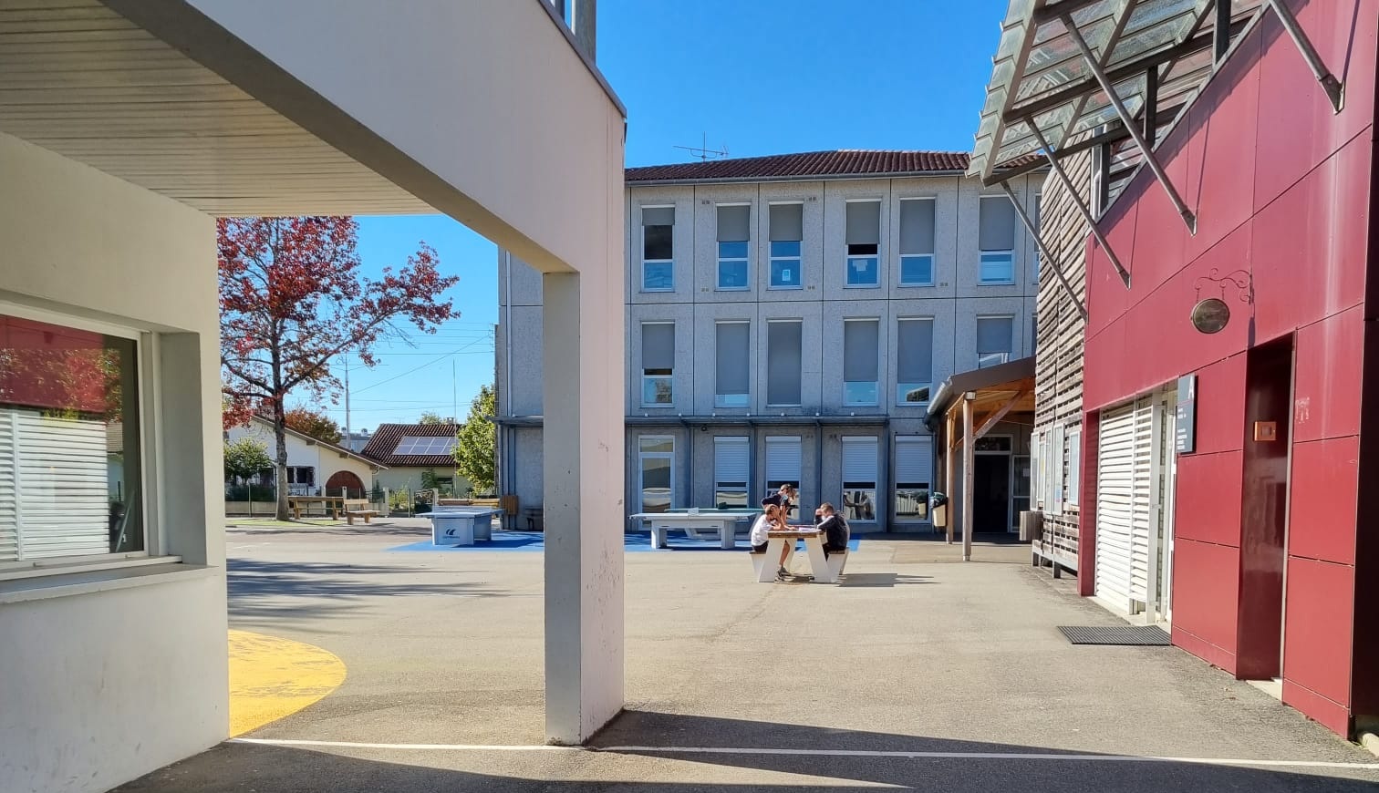 Photo du collège Saint-Sever illustrant la rentrée scolaire dans les Landes