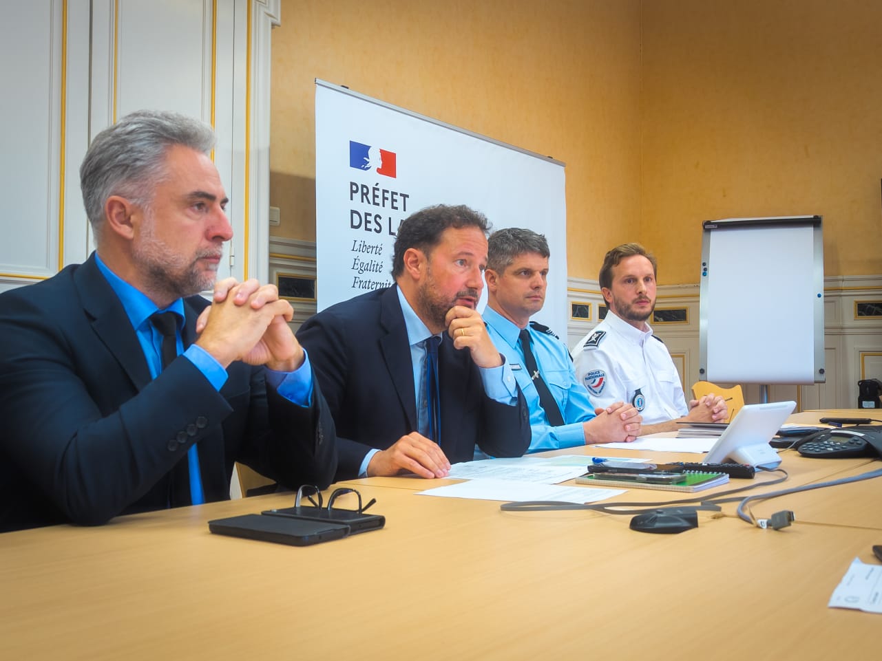 Préfecture des Landes, annonce d'une expérimentation sur l'usage du téléphone au volant.