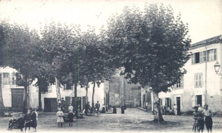 La place du Tribunal à Saint-Sever, carte postale de 1903.