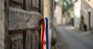 Plouasne : un drame local qui interroge les pouvoirs des maires