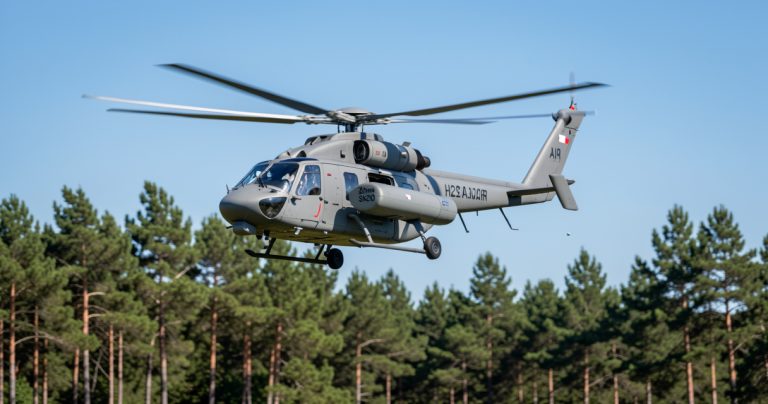 Biscarrosse : premiers tirs anti-drones sur hélicoptère Caracal